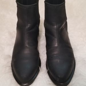 Dr. Martens Zillow Temperley